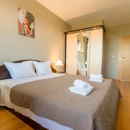 Apartment Zelenika With Free Parking Varna